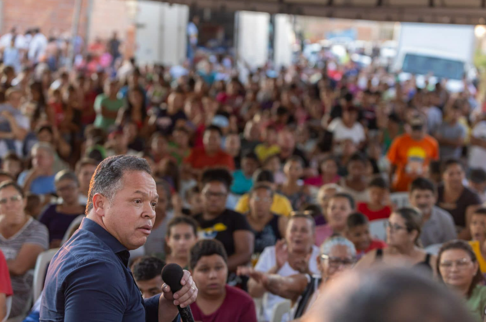 Cl�udio Ferreira avan�a em reduto de Z� do P�tio e anuncia obras na Grande Alfredo de Castro