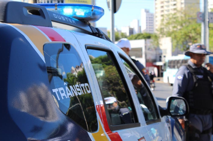 Batalh�o de Tr�nsito registra 1.972 infra��es e conduz 34 pessoas durante feriado prolongado