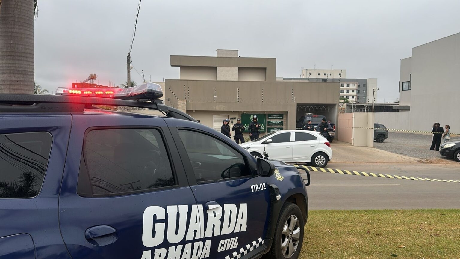 Mulher � morta a facadas pelo marido em Lucas do Rio Verde; filha fica ferida e autor tenta suic�dio