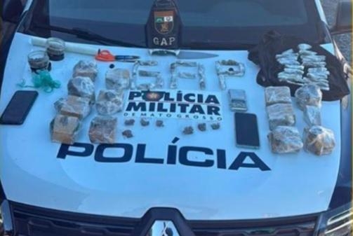 PM apreende 82 por��es de drogas e prende tr�s integrantes de fac��o criminosa em Cuiab� e V�rzea Grande