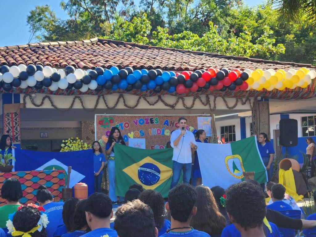 Riqueza cultural dos ind�genas de MT � tema de apresenta��es na Escola Estadual Ces�rio Neto, em Cuiab�