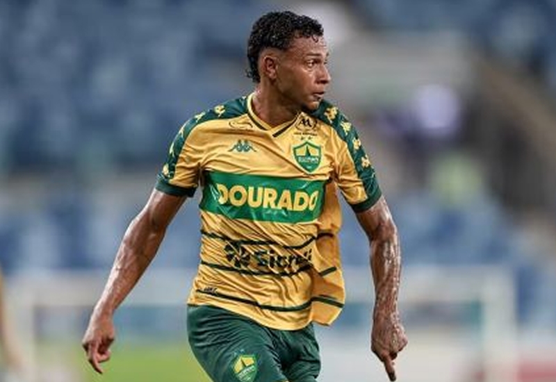Jadson, atacante da base do Cuiab�, espera o primeiro gol na equipe principal e ganha espa�o com Guto Ferreira  
