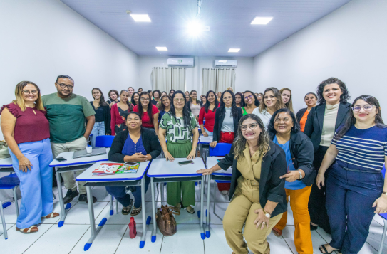Professores de Cuiab� participam de curso para aprimorar t�cnicas de alfabetiza��o nas s�ries iniciais
