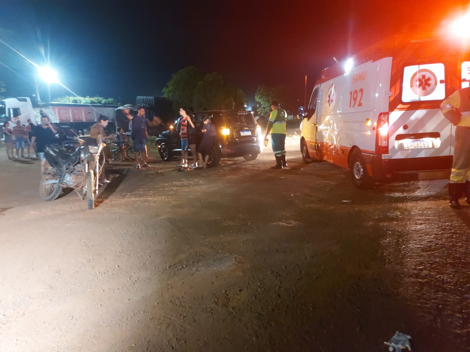 Motociclista fica ferido ap�s colis�o com carro no anel vi�rio de Tangar� da Serra
