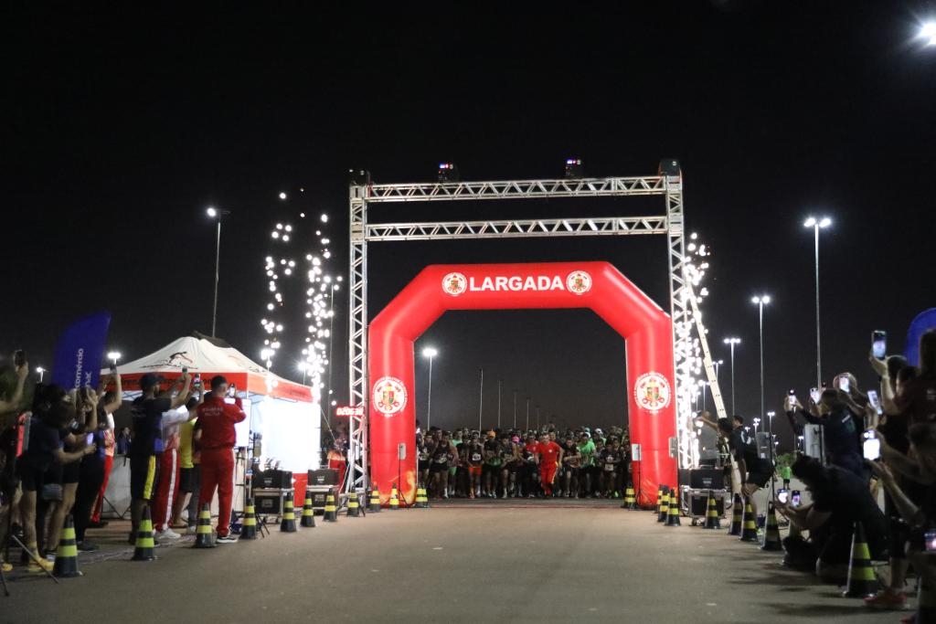 Primeira edi��o noturna da Corrida Sesc Homens do Fogo re�ne 2 mil atletas no Parque Novo Mato Grosso