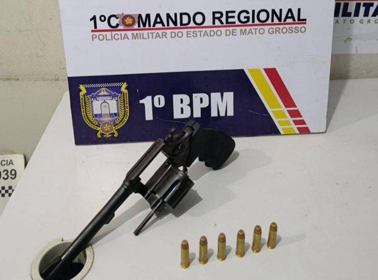 Dois homens s�o detidos com arma ap�s tentativa de roubo em Cuiab�