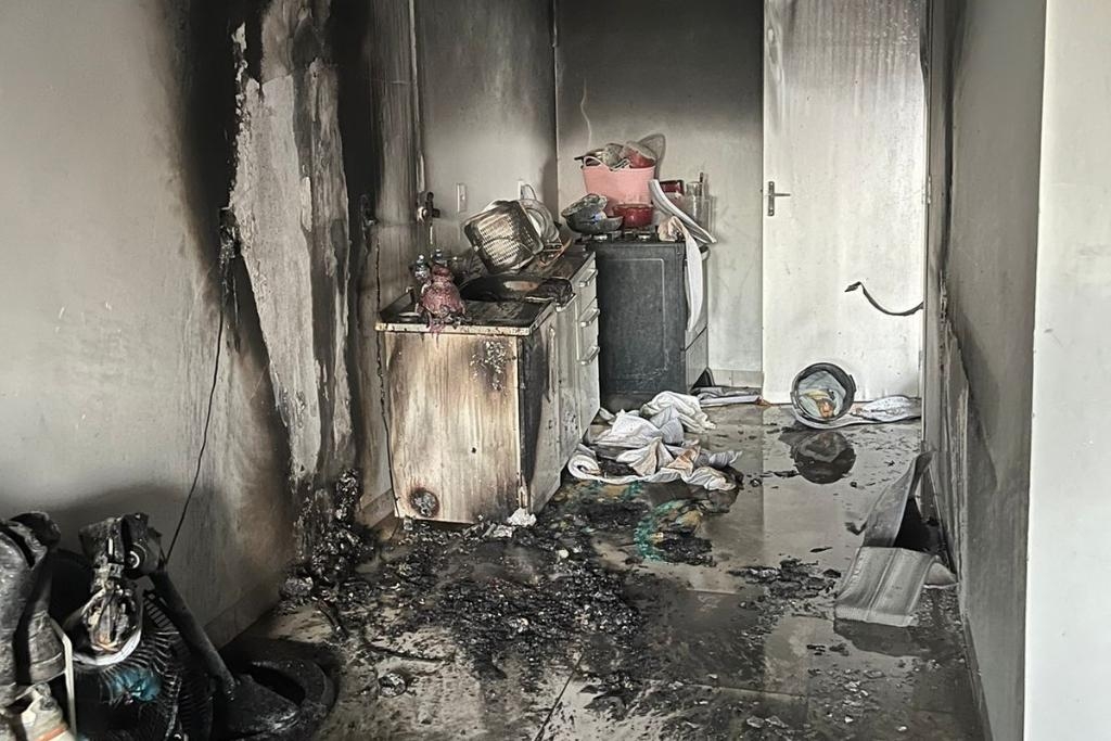 Corpo de Bombeiros controla inc�ndio em resid�ncia em Sorriso