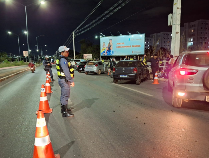 Treze motoristas s�o presos por embriaguez em duas edi��es da Opera��o Lei Seca em Cuiab�