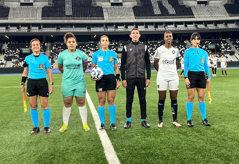 Mixto trope�a e v� acesso � elite do futebol feminino escapar 