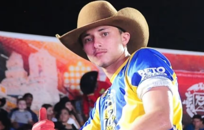 Peo morre aps ser pisoteado por touro durante montaria em rodeio em Nova Ubirat