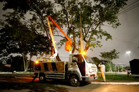 Limpurb recupera mais de 1.000 pontos de iluminao em cinco dias na regio Sul de Cuiab
