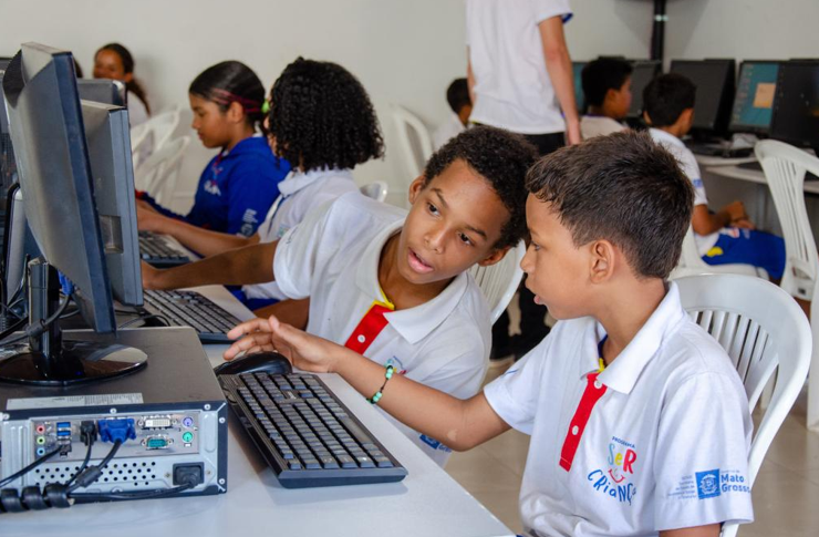 Crian�as do Programa SER Fam�lia Crian�a passam a ter aulas de inform�tica em espa�o mais acess�vel
